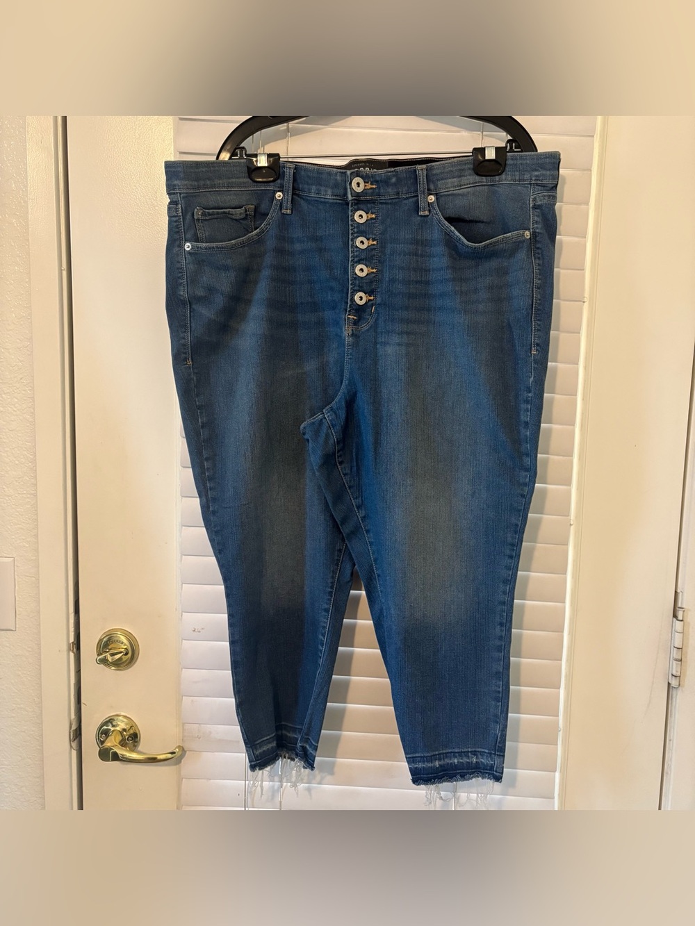 Torrid Premium Sky High Skinny Crop Jeans Women’s Size 24 Medium Wash High Rise